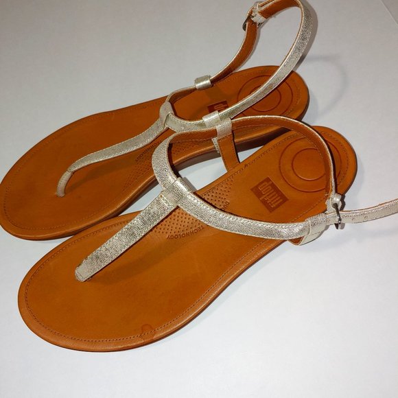 FitFlop Tia Toe Thong Sandals Size 11 Pale Gold Metallic Leather back st